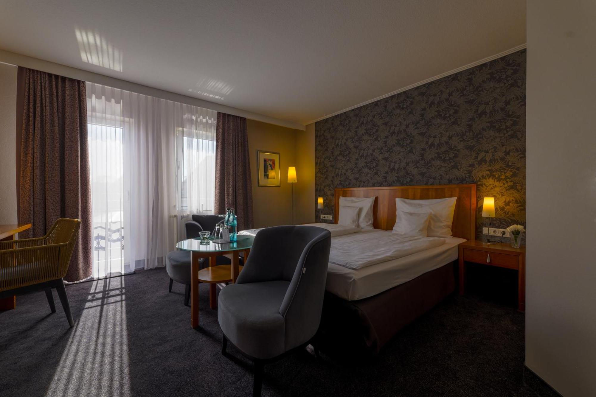 Seehotel Niedernberg - Das Dorf Am See المظهر الخارجي الصورة