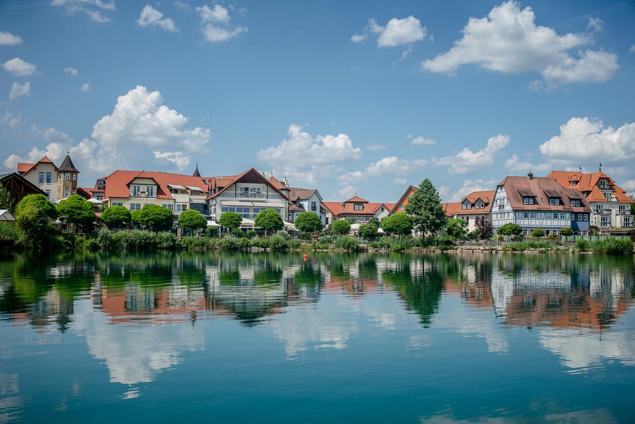 Seehotel Niedernberg - Das Dorf Am See المظهر الخارجي الصورة