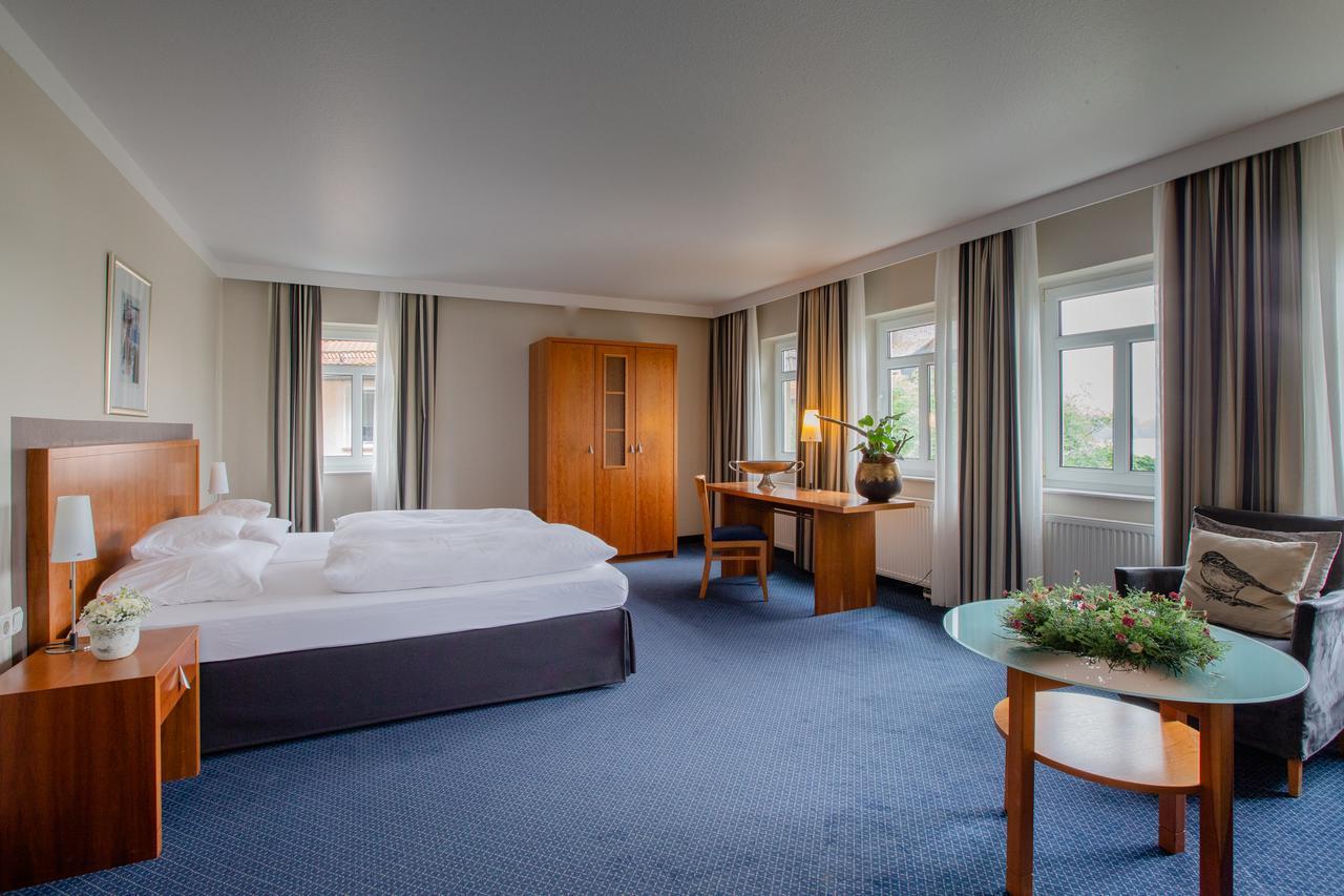 Seehotel Niedernberg - Das Dorf Am See المظهر الخارجي الصورة