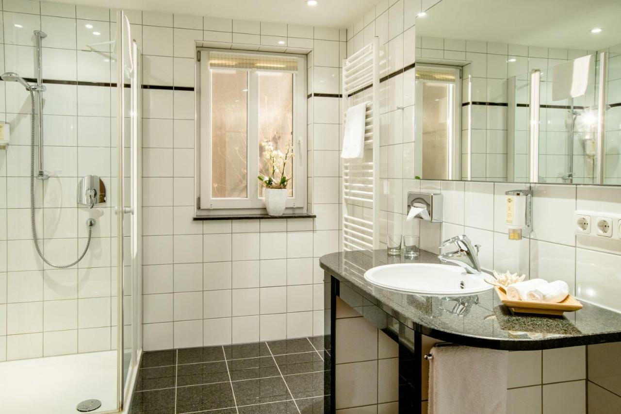 Seehotel Niedernberg - Das Dorf Am See المظهر الخارجي الصورة