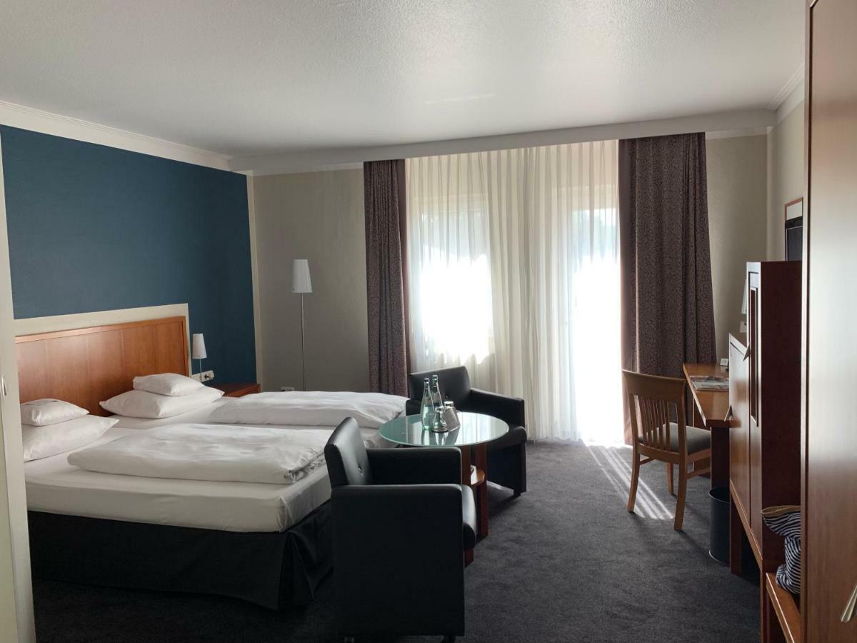 Seehotel Niedernberg - Das Dorf Am See المظهر الخارجي الصورة
